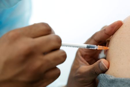 Coronavirus : Données préliminaires encourageantes pour le candidat vaccin de rappel de Sanofi et GS