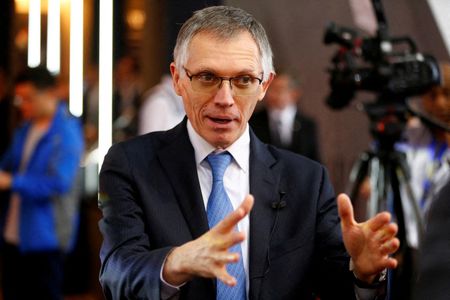 Stellantis: Tavares veut éviter les licenciements, met en garde sur l'électrification