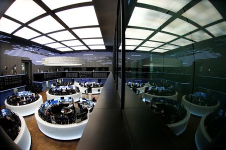 Marché : Prudence en vue en Europe au terme d'une semaine volatile