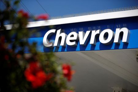 Chevron manque les estimations au quatrième trimestre malgré les prix élevés du pétrole