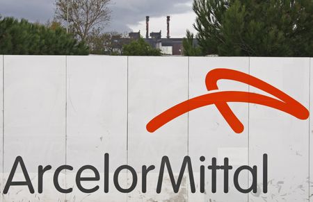 ArcelorMittal dépasse les attentes au quatrième trimestre, confiant pour 2022
