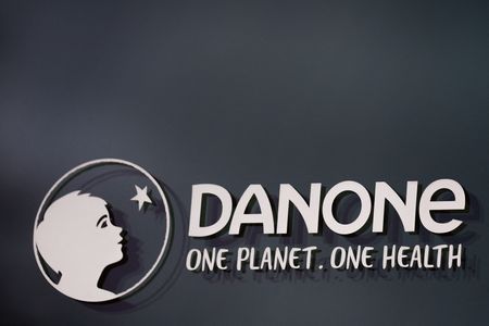 Danone suspend ses projets d'investissement en Russie