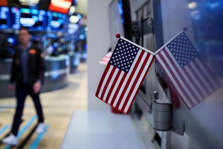 Wall Street : Wall Street ouvre dans le désordre, Twitter en soutien