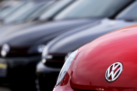 Volkswagen maintient ses prévisions, résiste aux difficultés d'approvisionnement