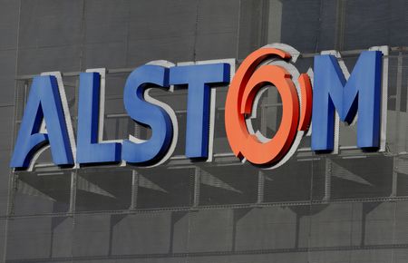 Alstom: Le bénéfice annuel dépasse les estimations, flux de trésorerie toujours dans le rouge