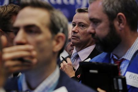 Wall Street : Wall Street termine dans le rouge, les investisseurs craignent une récession