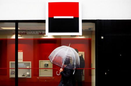 SocGen fait mieux que prévu au 2e trimestre, compense la vente de Rosbank