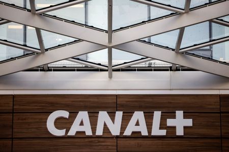 Canal+ appelle le gouvernement a convaincre TF1 sur la TNT gratuite