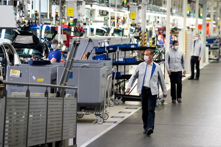 Marché : Allemagne: Les commandes à l'industrie chutent plus que prévu en août