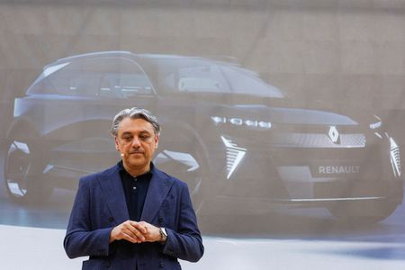 Renault juge un accord possible avec Nissan d'ici quelques semaines, dit De Meo