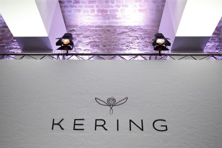 Kering en discussions avancées pour acquérir la marque Tom Ford, selon le WSJ
