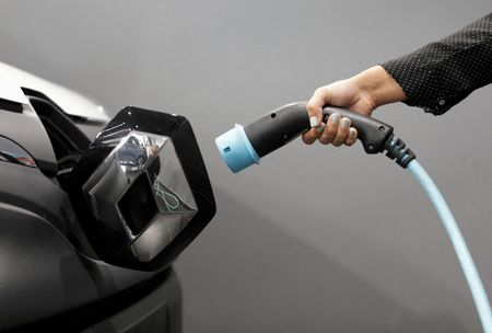 Renault et Airbus s'allient pour la batterie électrique du futur, rapporte Le Parisien