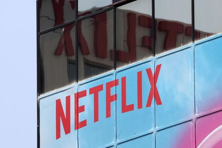 Netflix: Nombre d'abonnés supérieur aux attentes, Hastings laisse la main