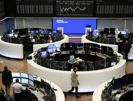 Marché : Du vert en vue en Europe, nouveau pic de l'euro face au dollar