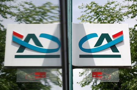 Crédit agricole fait mieux que prévu au quatrième trimestre, confirme ses objectifs 2025