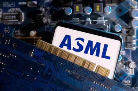 ASML fait mieux que prévu au T1 malgré des signes de faiblesse du marché des puces