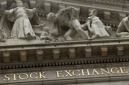 Wall Street : Wall St en hausse, S&P et Nasdaq à un plus haut de 14 mois