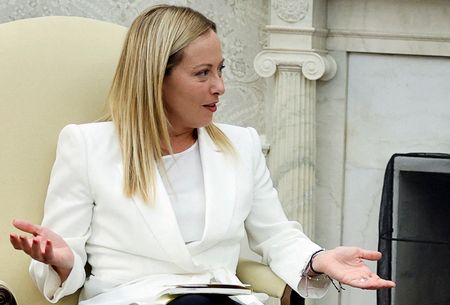 Marché : Italie: Meloni assume 