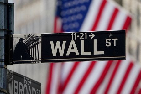 Wall Street : Wall Street en légère hausse après des commentaires contrastés de la Fed