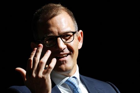 Marché : Kretinsky souhaite que Casino vende des hypermarchés et supermarchés, rapporte le Financial
