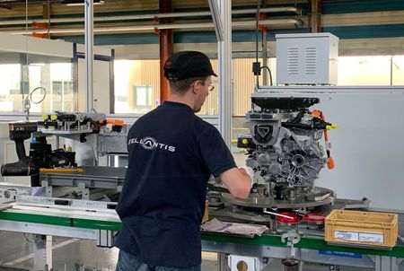Stellantis discute d'une prise de participation majoritaire dans 2L Logistics