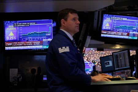 Wall Street : Wall Street sans grands mouvements, le S&P-500 flirte avec le 