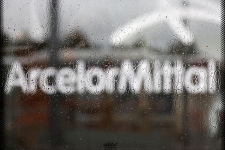 ArcelorMittal vise une hausse de 3% à 4% en 2024 de la demande mondiale d'acier hors Chine