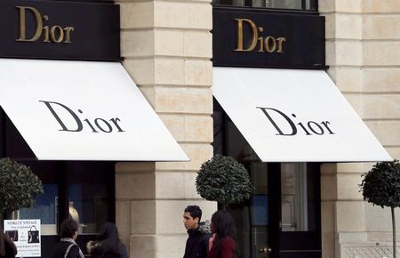 Christian Dior reporte son défilé très attendu à Hong Kong