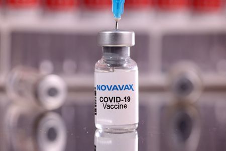 Sanofi et Novavax vont commercialiser un vaccin contre le COVID-19