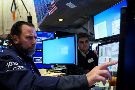 Wall Street : Wall Street termine dans le rouge sous l'effet du recul des 