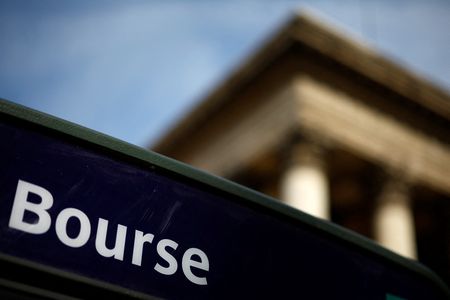 Europe : Repli en Europe avec le risque politique et avant les PMI