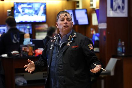 Wall Street : Wall Street sur de faibles variations après des enquêtes mitigées sur l'emploi