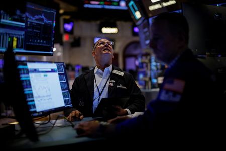 Wall Street : Wall Street ouvre en hausse avec un espoir accru sur les taux de la Fed