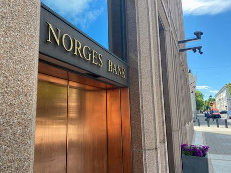 Marché : La banque de Norvège maintient son taux et envisage une baisse pour 2025