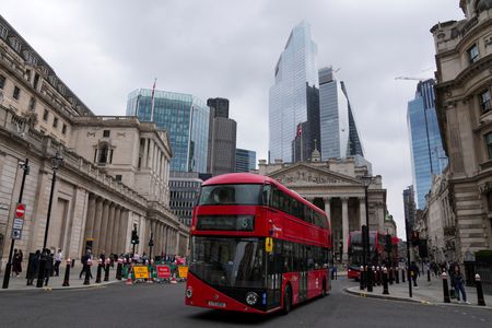Marché : La Banque d'Angleterre maintient son taux à 5,0%, demeure prudente