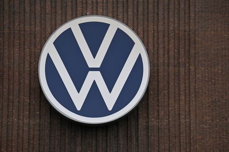 Volkswagen abaisse ses perspectives 2024 avec l'affaiblissement de la demande