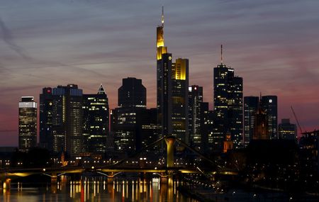 Europe : Europe/PMI: L'activité du secteur privé de la zone euro reste dans l'ornière