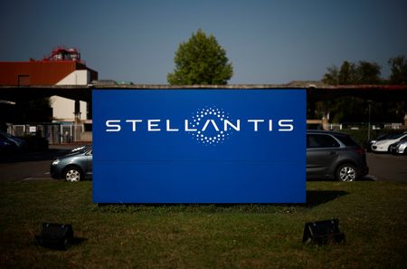 Stellantis: Le CA recule de 27% au T3, nouveaux progrès sur les stocks US