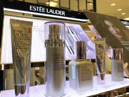 Marché : Estée Lauder abandonne ses prévisions pour 2025, la faible demande pèse