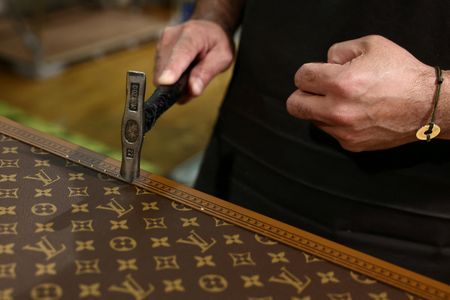 Marché : Luxe: L'année 2024 devrait être une des plus faibles jamais enregistrées, dit Bain