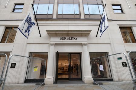 Marché : Burberry annonce un plan de redressement après une perte au S1