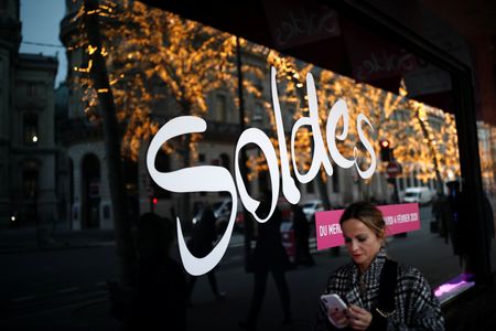 Marché : Les Galeries Lafayette investiront €400 mlns en cinq ans-Pdt directoire