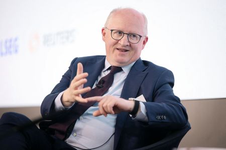 Marché : La politique de la BCE ne doit pas rester restrictive trop longtemps, dit Lane