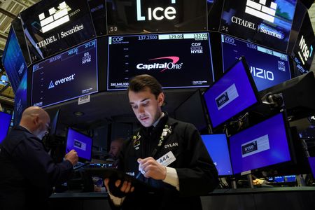Wall Street : Wall Street varie peu avant un important indicateur d'inflation
