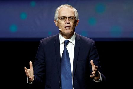 Stellantis chute après la démission de Carlos Tavares