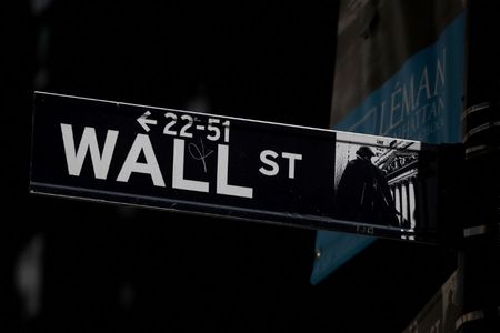 Wall Street : Wall Street termine en ordre dispersé en attendant des données sur l'emploi