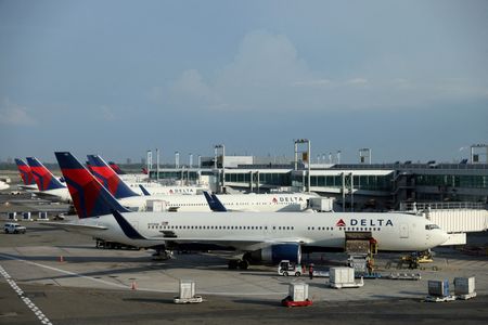 Marché : Delta Air Lines vise un bénéfice annuel record en 100 ans d'existence