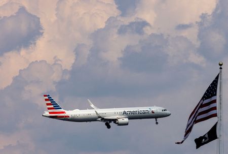 Marché : American Airlines prévoit un bénéfice 2025 inférieur aux attentes