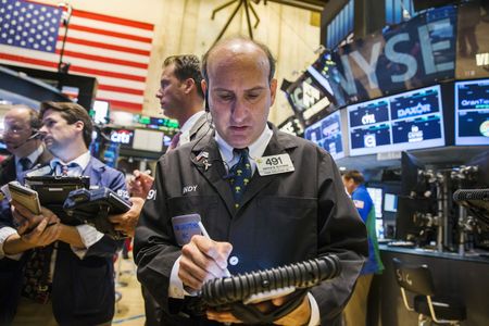 Wall Street : Wall Street ouvre en hausse prudente avec le rebond des valeurs liées à l'IA