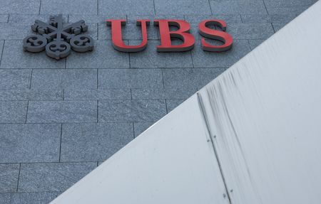 Marché : UBS dépasse les attentes au 4e trimestre, rachat d'actions jusqu'à 3 milliards de dollars e